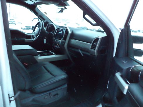 Used 2022 Ford F250 Lariat image 8