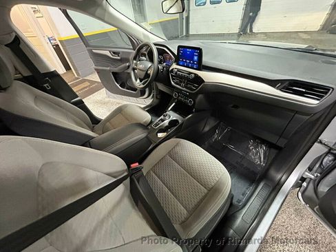 Used 2022 Ford Escape SE image 24