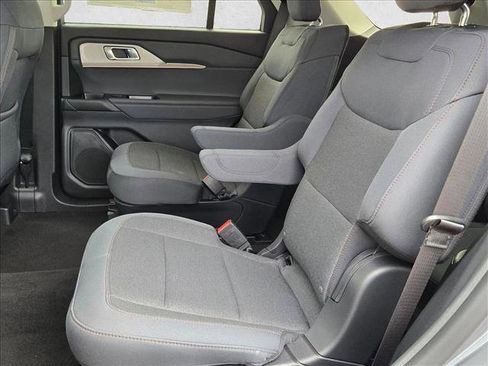 New 2026 Ford Explorer Active image 16