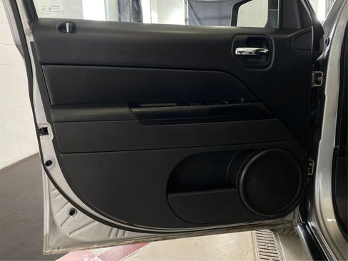 Used 2014 Jeep Patriot High Altitude image 23