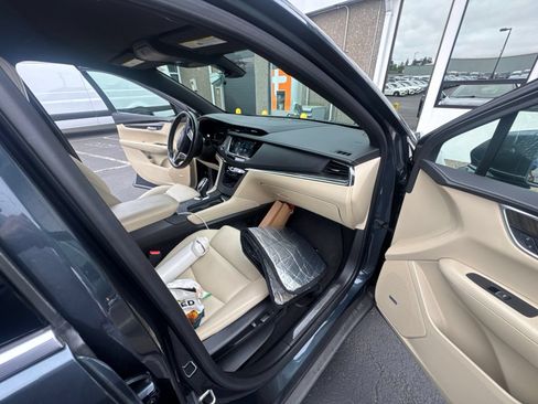 Used 2019 Cadillac XT5 AWD image 10
