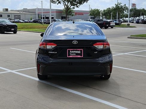 Used 2024 Toyota Corolla LE image 7