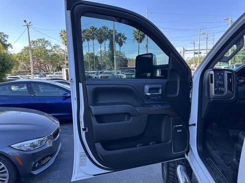 Used 2017 GMC Sierra 2500 Denali w/ Duramax Plus Package AWD/4WD image 33