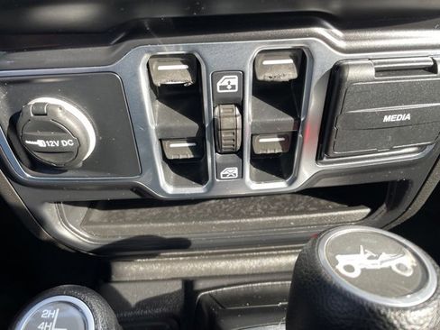 Used 2020 Jeep Wrangler Unlimited Sport image 27