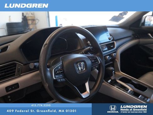 Used 2018 Honda Accord EX image 12