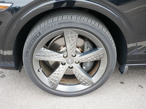 Used 2023 Genesis GV70 2.5T w/ Sport Prestige Package image 11