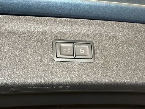 Used 2018 Audi Q3 2.0T Premium w/ Convenience Package image 15