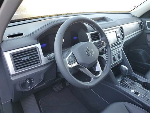 Certified 2023 Volkswagen Atlas SE image 21