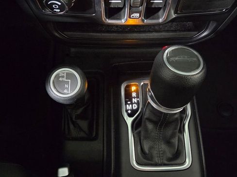 Used 2023 Jeep Gladiator Sport image 25