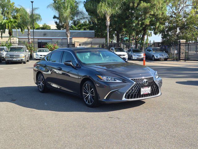 Used 2025 Lexus ES 350 w/ Premium Package FWD image 3
