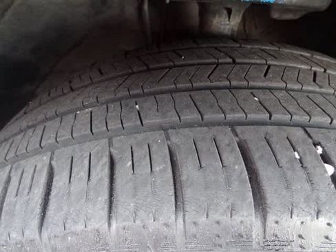 Used 2018 Toyota RAV4 SE image 15