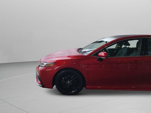 Used 2022 Toyota Camry XSE image 22