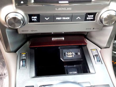 Used 2017 Lexus GX 460 image 15