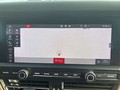 Used 2021 Porsche Macan image 36