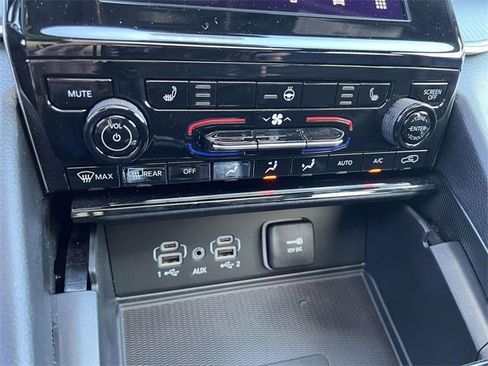 Certified 2025 Jeep Grand Cherokee Laredo X w/ Luxury Tech Group I image 21