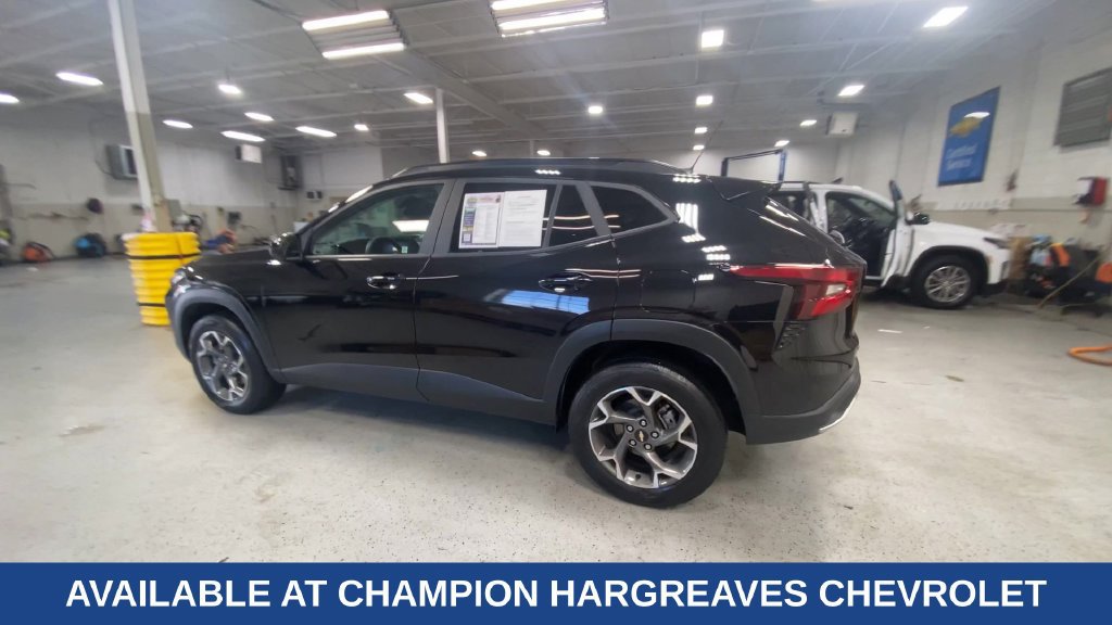 Certified 2024 Chevrolet Trax LT w/ Driver Confidence Package FWD image 7