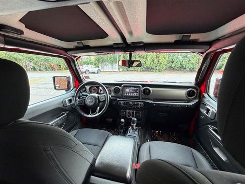 Used 2018 Jeep Wrangler Unlimited Sport S AWD/4WD image 32
