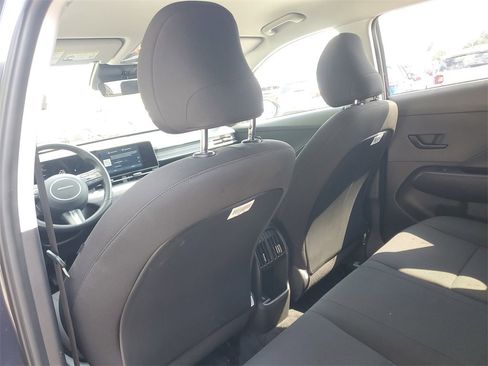 Used 2025 Hyundai Kona SEL image 10