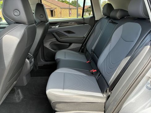 Used 2026 Volkswagen Tiguan SE AWD/4WD image 23