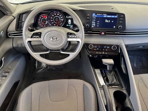 Used 2023 Hyundai Elantra SEL image 28