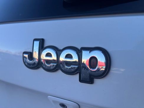 Used 2015 Jeep Cherokee Limited image 10
