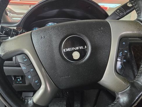 Used 2013 GMC Yukon XL Denali image 25