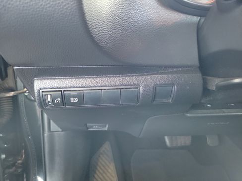 Used 2020 Toyota Corolla LE image 21