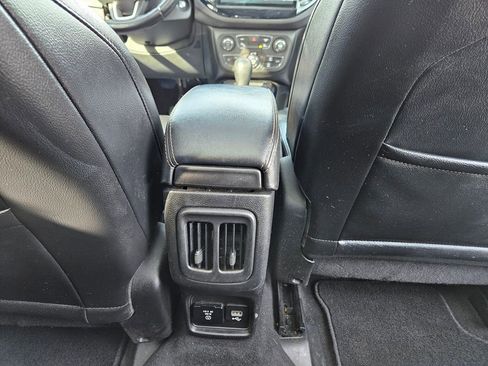 Used 2017 Jeep Compass Limited image 30