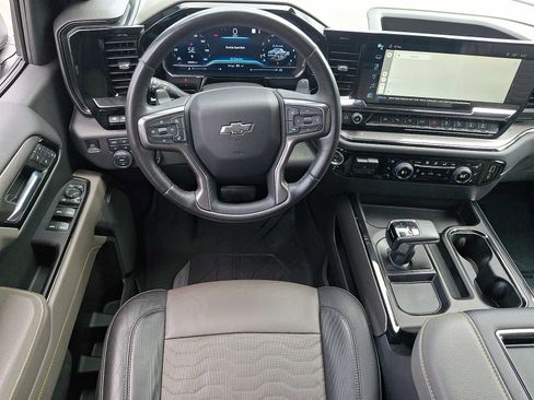 Used 2022 Chevrolet Silverado 1500 ZR2 w/ Technology Package AWD/4WD image 11