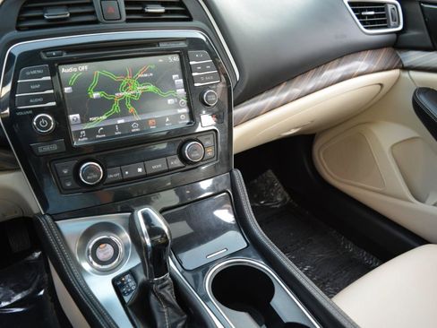 Used 2017 Nissan Maxima Platinum FWD image 20