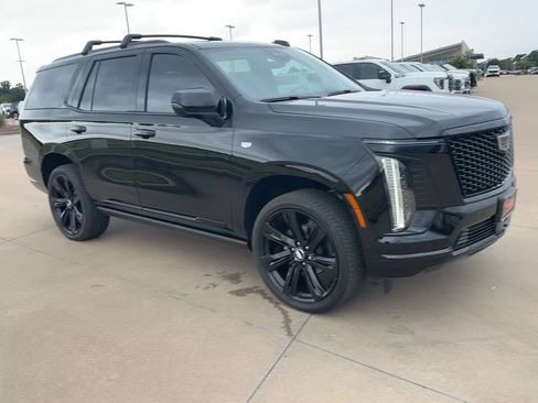 Used 2026 Cadillac Escalade Platinum Sport AWD/4WD image 3