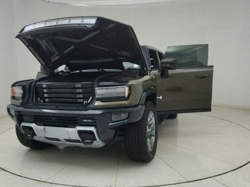 Used 2025 GMC Hummer EV 2X w/ LPO, Cargo Utility Package image 72