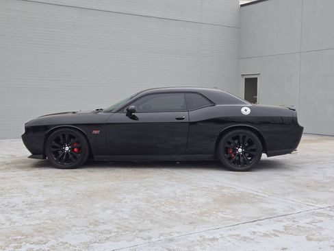 Used 2014 Dodge Challenger SRT8 image 4