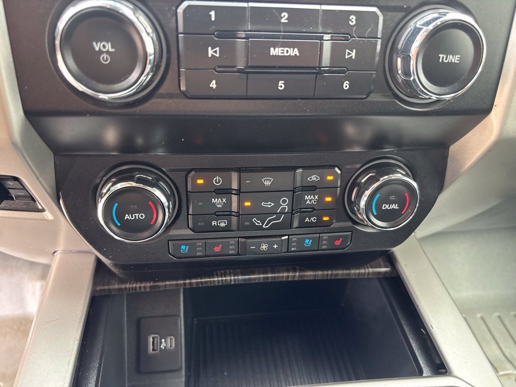 Used 2021 Ford F250 Lariat w/ Chrome Package AWD/4WD image 24