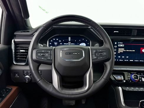 Used 2025 GMC Sierra 1500 Denali Ultimate image 5