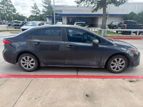 Used 2024 Toyota Corolla LE FWD image 4