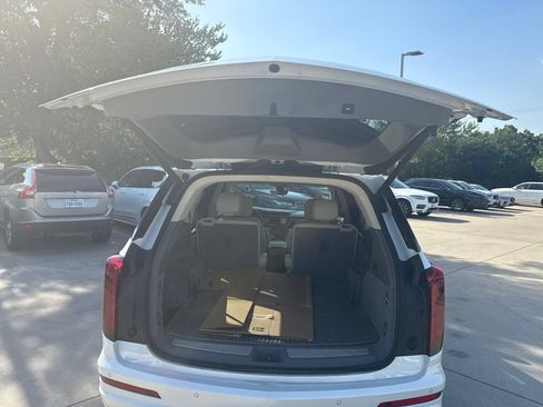 Used 2020 Cadillac XT6 Premium Luxury FWD image 7