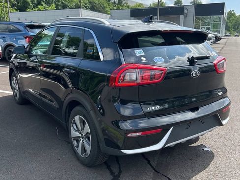 Used 2018 Kia Niro LX FWD image 2