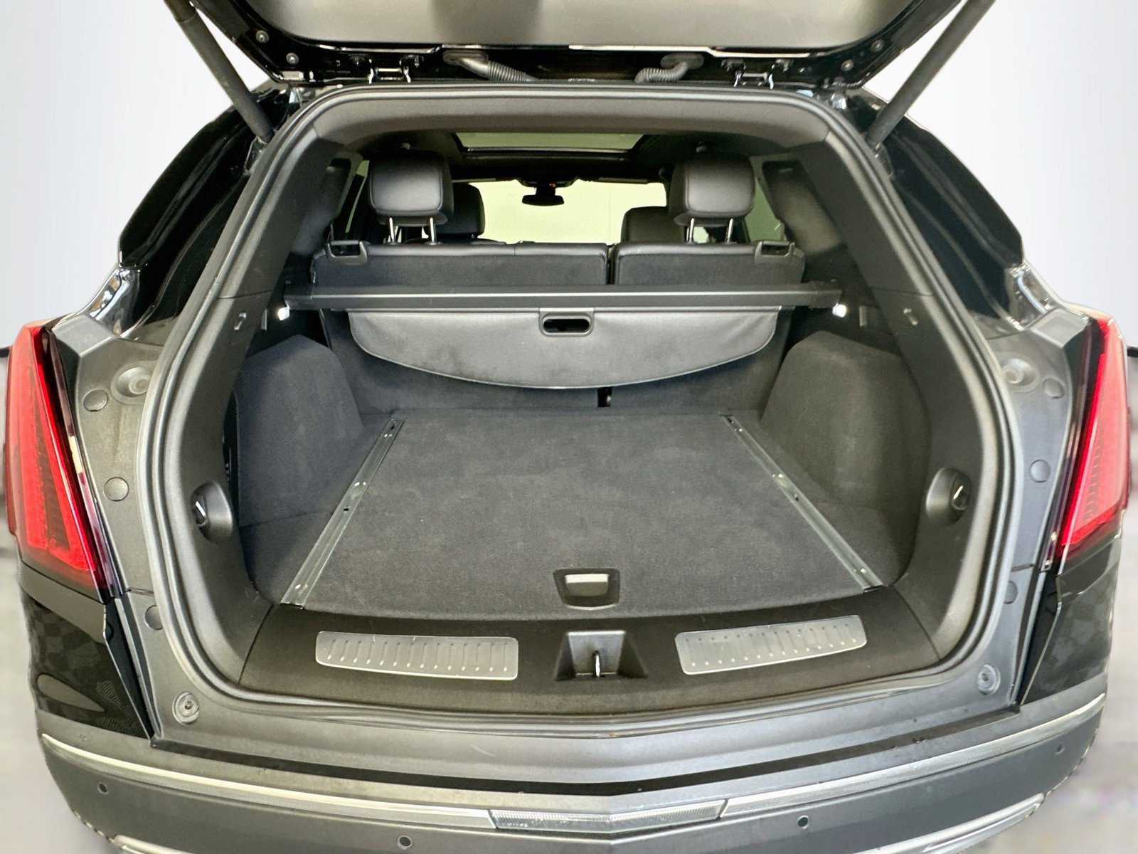 Used 2021 Cadillac XT5 Premium Luxury w/ LPO, Floor Liner Package FWD image 26
