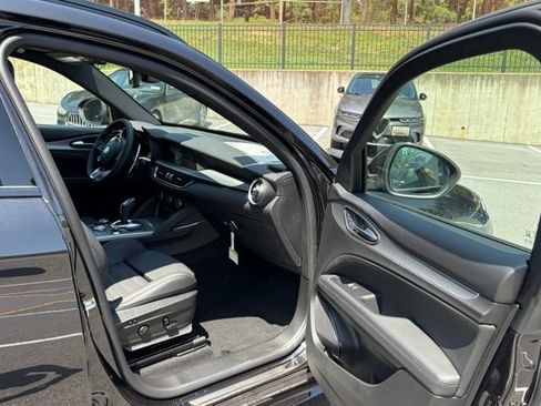 New 2026 Alfa Romeo Stelvio Sprint w/ Convenience Package AWD/4WD image 37