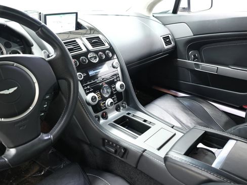 Used 2011 Aston Martin V8 Vantage Coupe RWD image 36