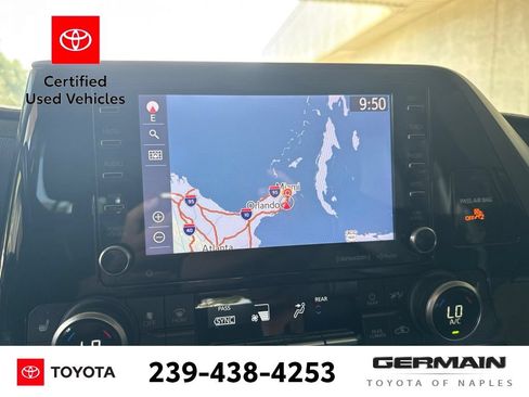 Used 2020 Toyota Highlander XLE FWD image 19