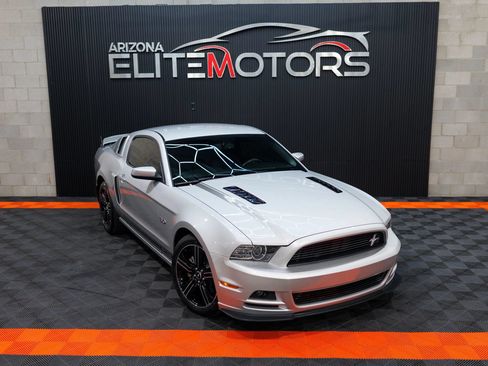 Used 2013 Ford Mustang GT Premium RWD image 3
