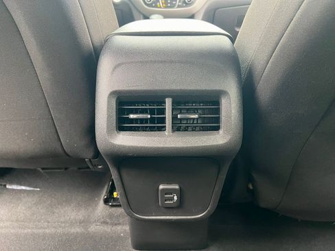 Used 2023 Chevrolet Equinox LT w/ Driver Convenience Package image 26