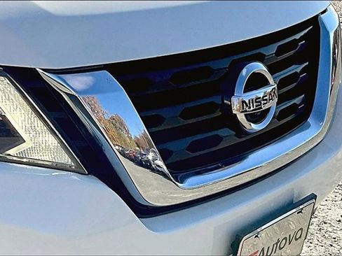 Used 2018 Nissan Pathfinder SL image 30