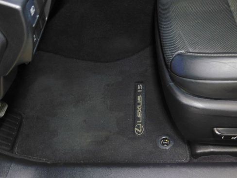 Used 2018 Lexus IS 300 F Sport w/ F Sport Package image 32