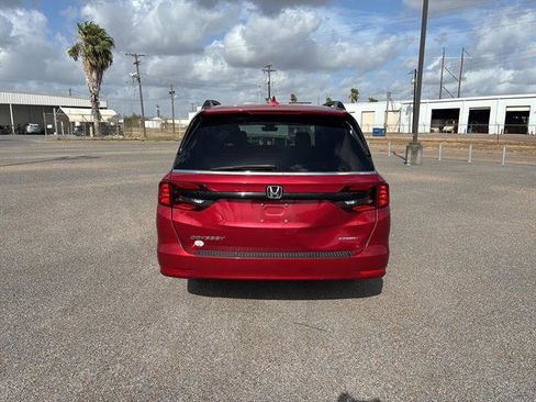 Used 2024 Honda Odyssey Sport image 4