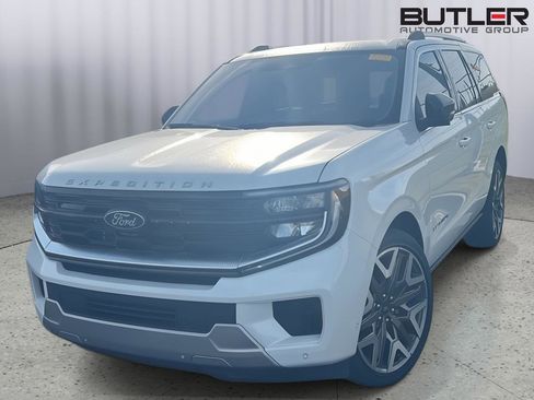Used 2025 Ford Expedition Platinum w/ Platinum Ultimate Package image 3