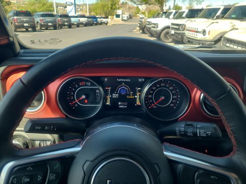 Used 2021 Jeep Wrangler Rubicon AWD/4WD image 10