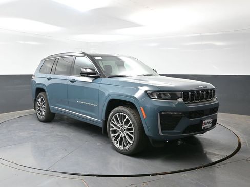 New 2026 Jeep Grand Cherokee L Summit w/ MOPAR Finishing Package AWD/4WD image 3